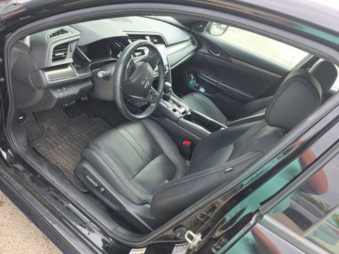 Used 2018 Honda Civic Sport Touring image 2