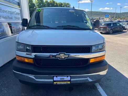 Used 2024 Chevrolet Express 2500 w/ Driver Convenience Package RWD image 8