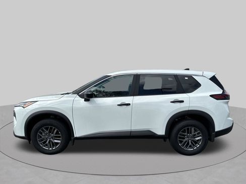 Used 2025 Nissan Rogue S AWD/4WD image 28