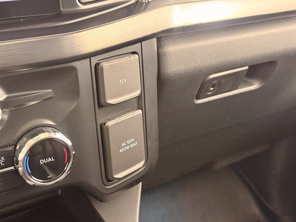 Used 2025 Ford F250 Lariat w/ Lariat Ultimate Package AWD/4WD image 45