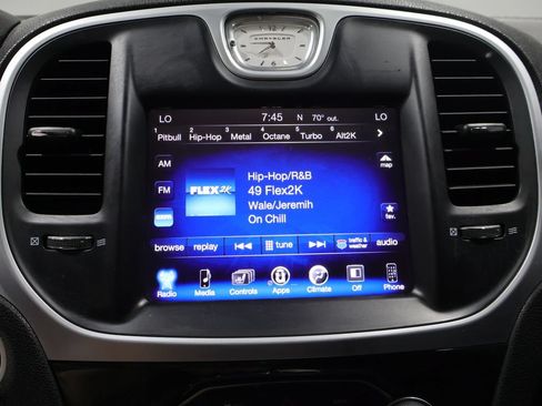Used 2016 Chrysler 300 C AWD/4WD image 25