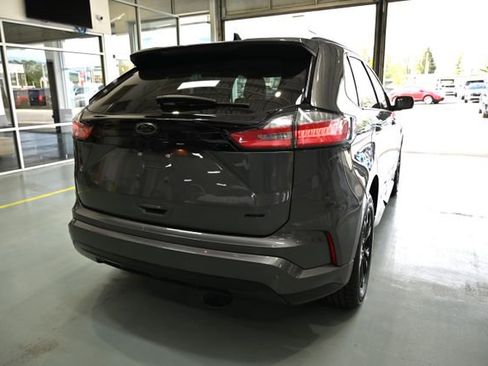 Used 2022 Ford Edge SE w/ Black Appearance Package AWD/4WD image 5