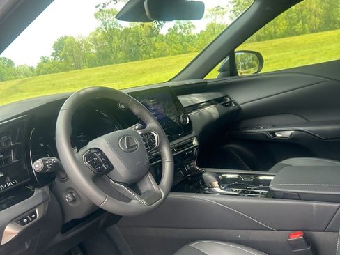 Used 2025 Lexus RX 350 FWD w/ Technology Package image 10