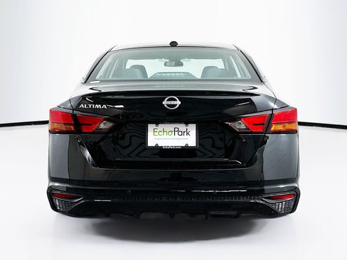 Used 2025 Nissan Altima 2.5 SV FWD image 7