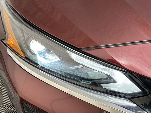 Used 2024 Nissan Altima 2.5 SV FWD image 9