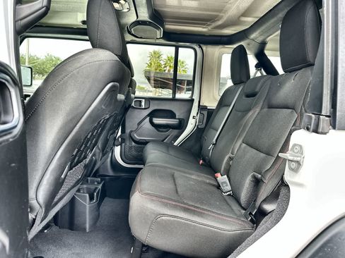 Used 2021 Jeep Wrangler Unlimited Rubicon image 13