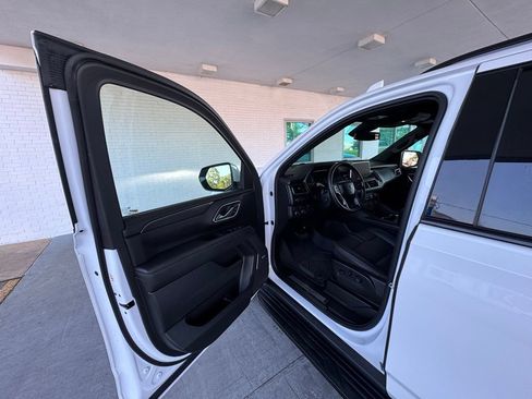 Used 2024 Chevrolet Suburban RST w/ Luxury Package AWD/4WD image 11