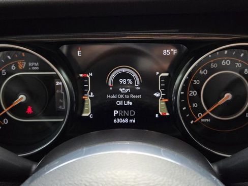 Used 2021 Jeep Wrangler Unlimited Sahara AWD/4WD image 32