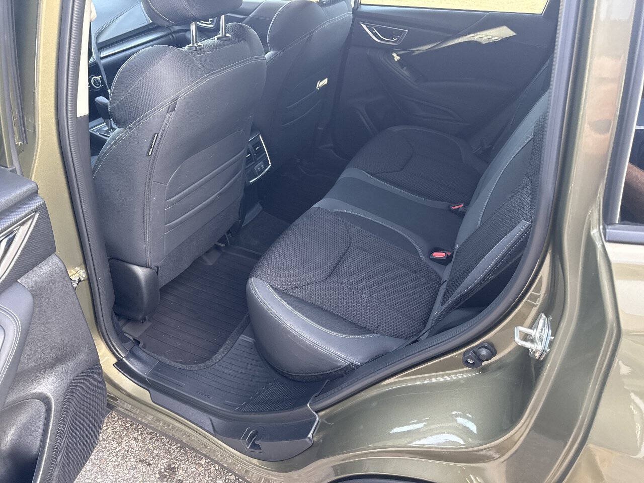 Used 2022 Subaru Forester Premium AWD/4WD image 23
