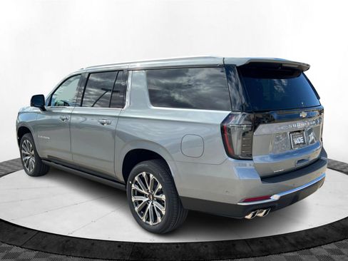 New 2026 Chevrolet Suburban High Country image 3