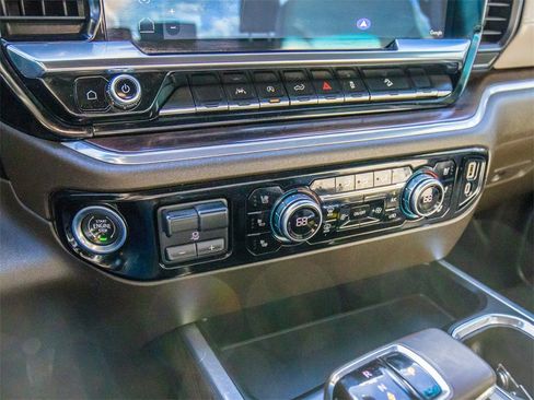 Used 2024 GMC Sierra 1500 SLT w/ SLT Convenience Package image 31