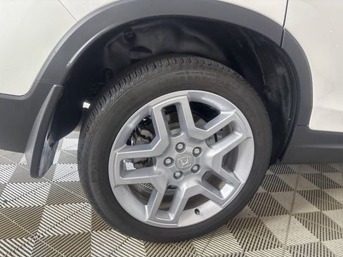 Used 2024 Honda Passport EX-L image 32