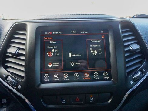 Used 2021 Jeep Cherokee Latitude Lux 80th Anniv w/ Quick Order Package 26U 80TH FWD image 20
