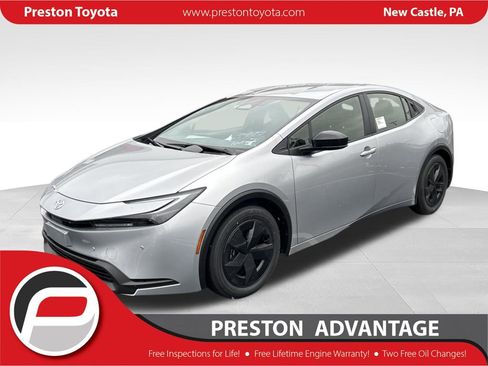 New 2026 Toyota Prius LE FWD image 1