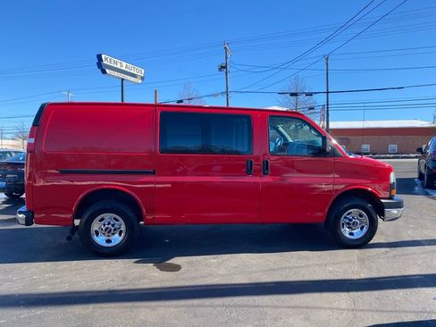 Used 2015 GMC Savana 2500 image 2