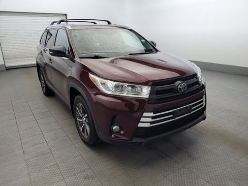 Used 2019 Toyota Highlander XLE AWD/4WD image 13