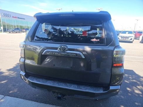 Used 2016 Toyota 4Runner SR5 RWD image 5