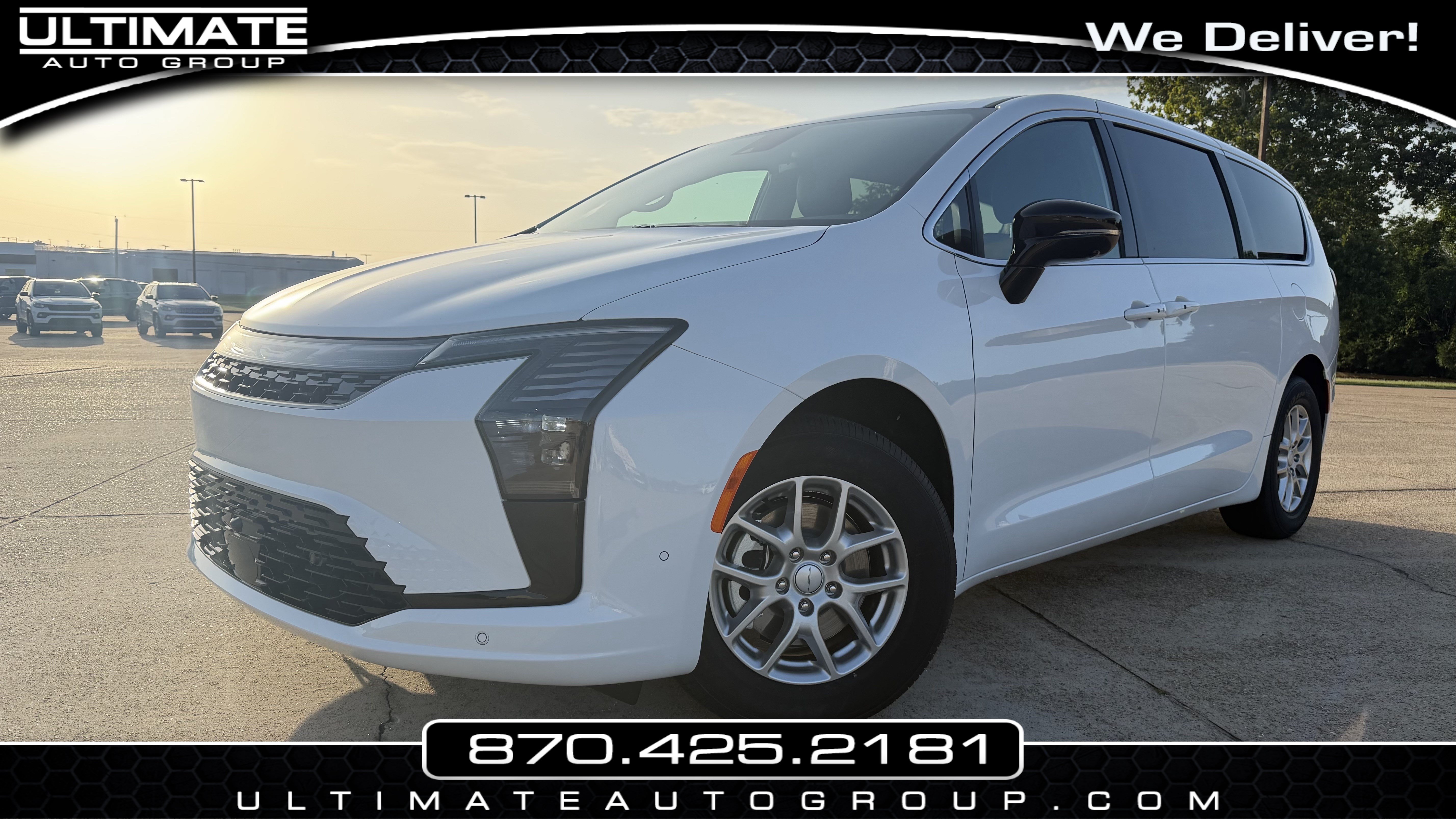 New 2027 Chrysler Pacifica Select w/ Family Tech Group FWD image 1