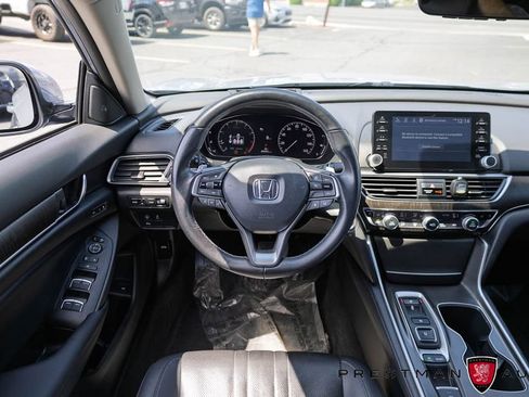 Used 2022 Honda Accord Touring image 2