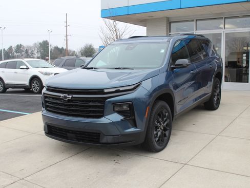 New 2026 Chevrolet Traverse LT w/ Midnight/Sport Edition image 7