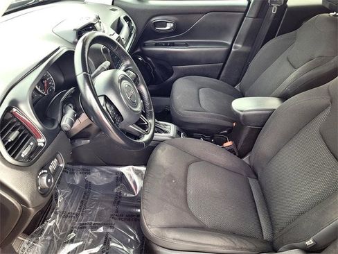 Used 2020 Jeep Renegade Altitude image 10