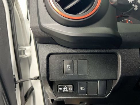 Used 2022 Toyota Tacoma SR AWD/4WD image 18
