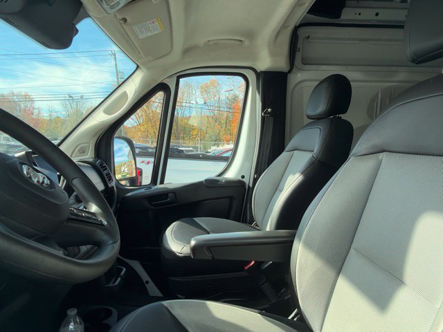 Used 2025 RAM ProMaster 2500 w/ Convenience Group FWD image 14