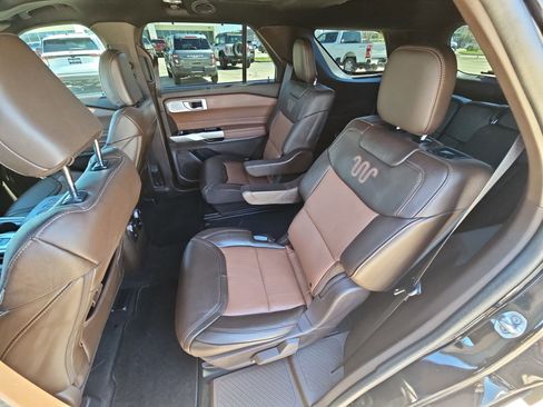 Used 2023 Ford Explorer King Ranch w/ Technology Package image 28