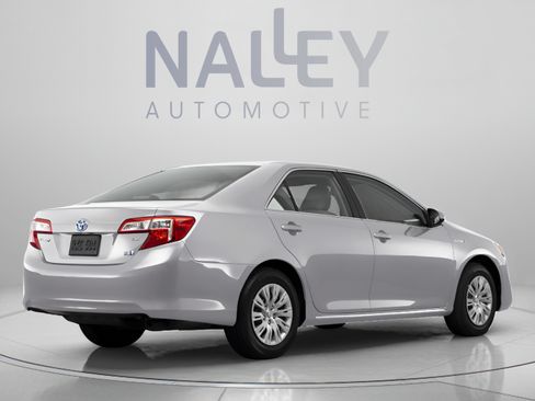 Used 2014 Toyota Camry XLE FWD image 3