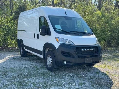 Used 2024 RAM ProMaster 3500 w/ Convenience Group FWD image 1