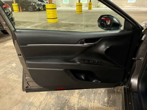 Used 2021 Toyota Camry SE w/ Cold Weather Package AWD/4WD image 30