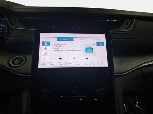 Certified 2023 Jeep Grand Cherokee Limited w/ Black Appearance Package image 21