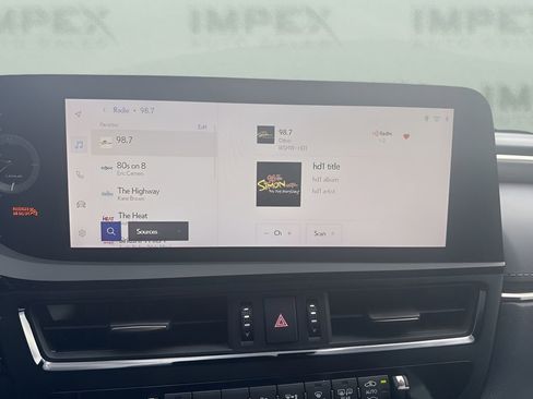 Used 2024 Lexus ES 300h F Sport FWD image 19