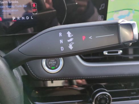 Used 2025 Chevrolet Equinox LT image 16