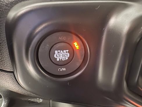 Used 2023 Jeep Wrangler Unlimited Sahara w/ Cold Weather Group AWD/4WD image 27