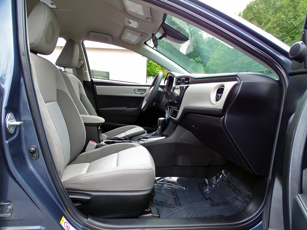 Used 2019 Toyota Corolla LE FWD image 26