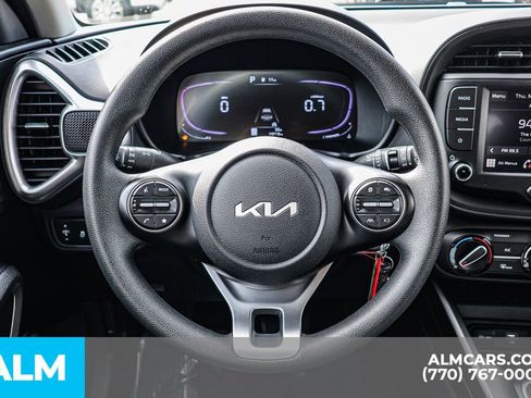 Used 2025 Kia Soul LX image 32
