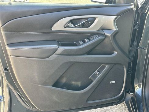 Used 2020 Chevrolet Traverse LT w/ LT Premium Package image 21