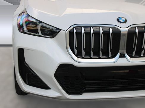 Used 2023 BMW X1 xDrive28i w/ Premium Package image 11