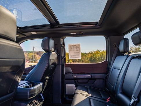 Certified 2022 Ford F150 Lariat w/ Equipment Group 502A High image 19