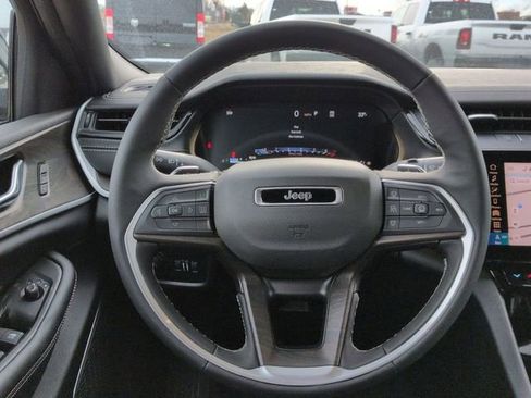 New 2026 Jeep Grand Cherokee L Limited w/ Limited Altitude Package AWD/4WD image 19