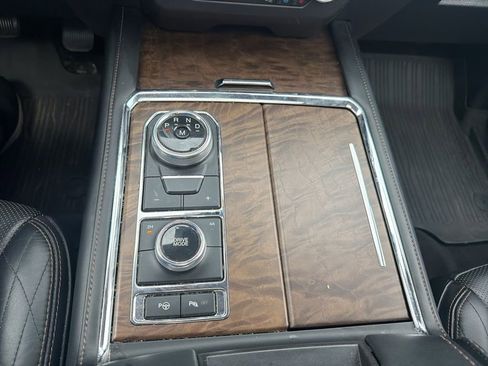 Used 2019 Ford Expedition Platinum image 15