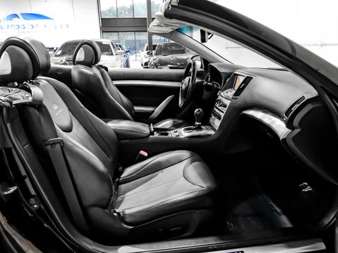 Used 2011 INFINITI G37 Convertible w/ Premium Pkg RWD image 30