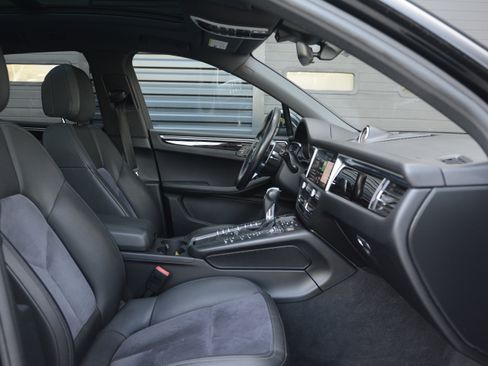 Used 2019 Porsche Macan AWD/4WD image 18
