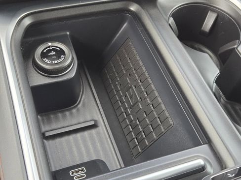 Used 2025 Ford Expedition Active AWD/4WD image 15