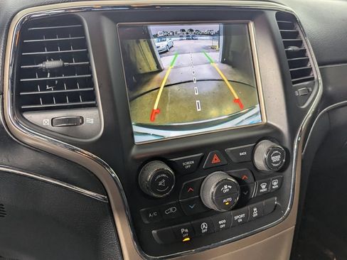 Used 2017 Jeep Grand Cherokee Limited AWD/4WD image 22