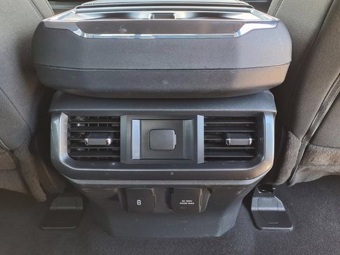 Used 2023 Ford F150 XLT AWD/4WD image 18