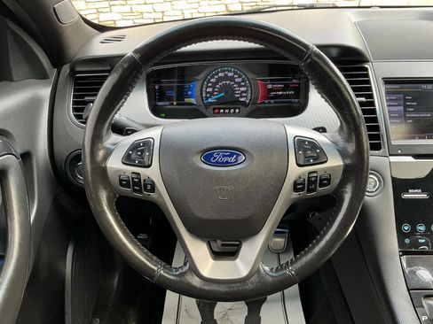 Used 2013 Ford Taurus SHO image 23
