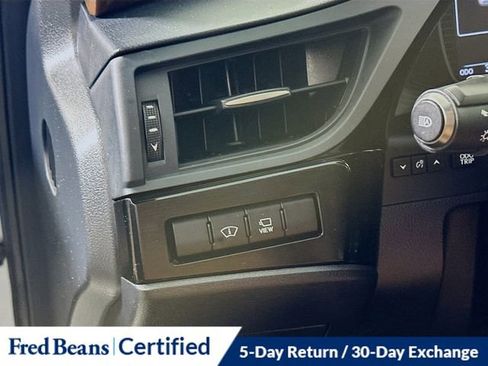 Used 2022 Lexus ES 300h Ultra Luxury image 11