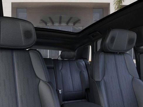 New 2026 Cadillac Lyriq V image 24